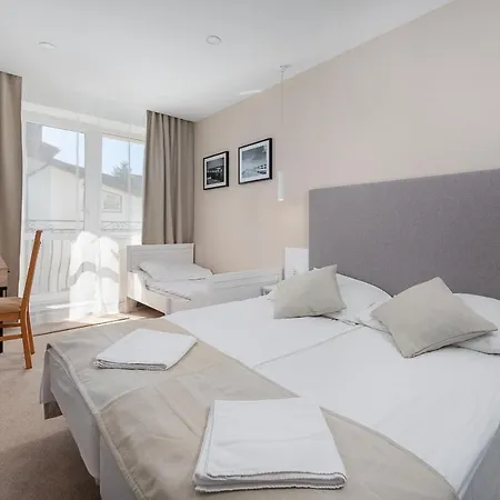 Wojciech-pokoje Premium-sniadania Bufet-2 Sale Zabaw-mozliwosc Wyzywienia Maison d'hôtes *