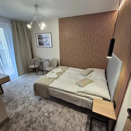 Wojciech-pokoje Premium-sniadania Bufet-2 Sale Zabaw-mozliwosc Wyzywienia