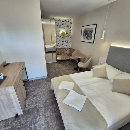 Wojciech-pokoje Premium-sniadania Bufet-2 Sale Zabaw-mozliwosc Wyzywienia Władysławowo