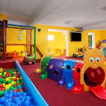 Wojciech-pokoje Premium-sniadania Bufet-2 Sale Zabaw-mozliwosc Wyzywienia Guest house