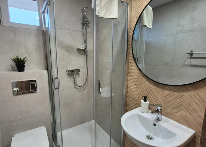 Wojciech-pokoje Premium-sniadania Bufet-2 Sale Zabaw-mozliwosc Wyzywienia Gasthof *