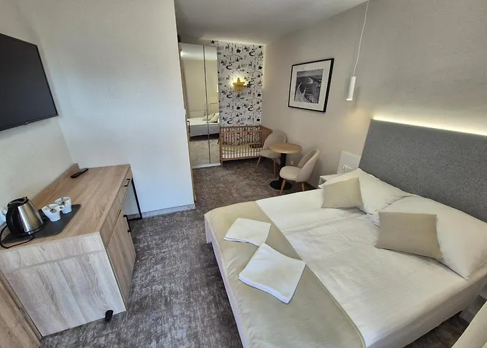 Wojciech-pokoje Premium-sniadania Bufet-2 Sale Zabaw-mozliwosc Wyzywienia Władysławowo